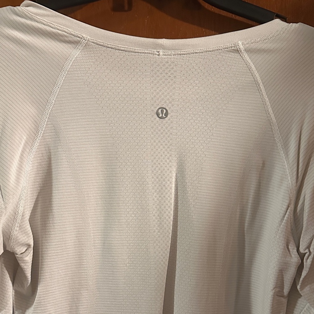 Lululemon Athletica White Long Sleeve Top - Picture 3 of 3